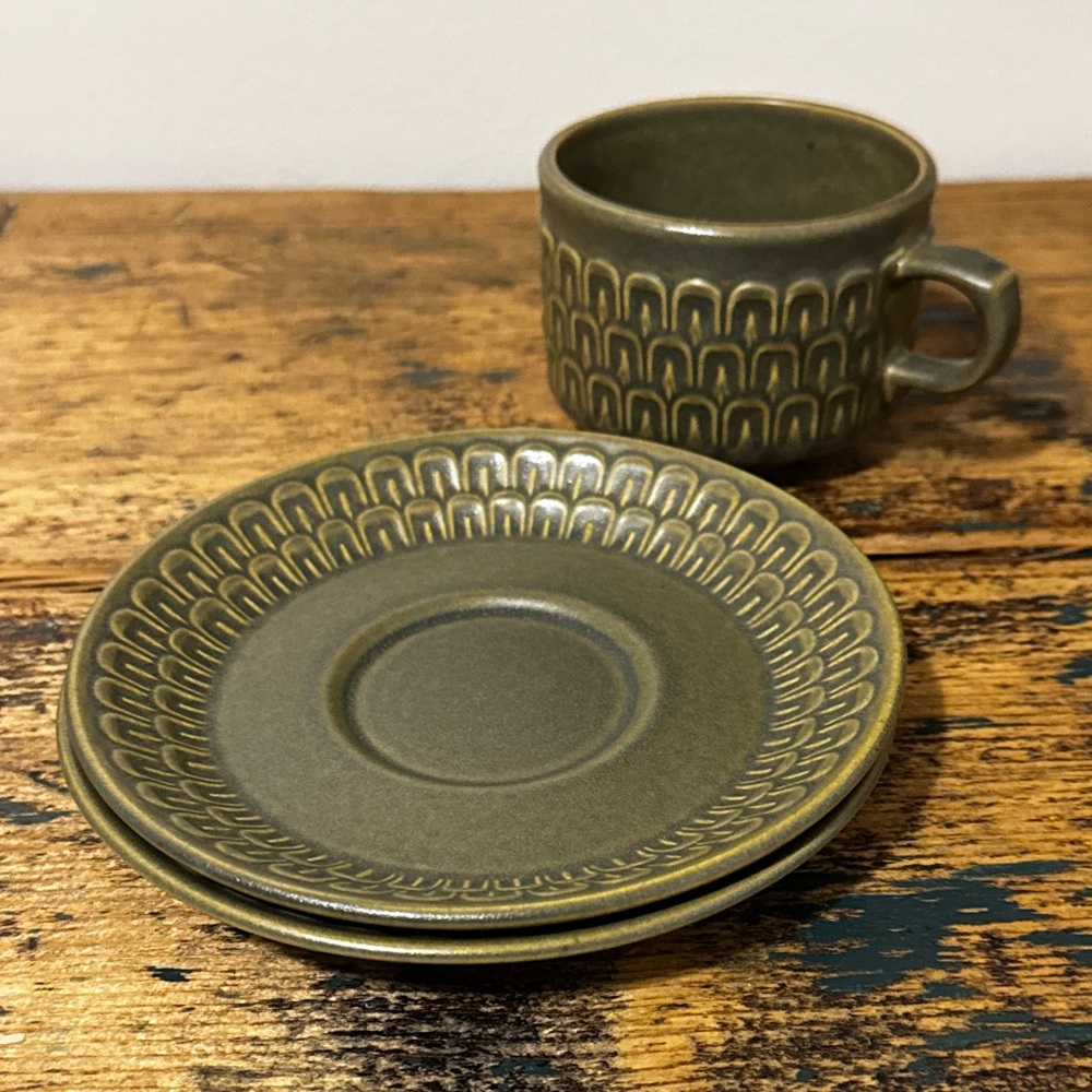 Wedgwood Cambrian Olive Green stoneware cup and saucers - Picture 5 of 6